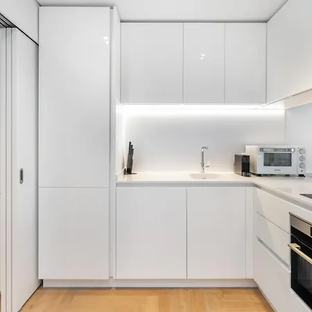 Whome The Boulevard Prime Location With Ac & Elevator * Lizbona