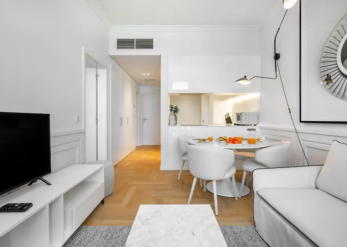 Whome The Boulevard Prime Location With Ac & Elevator Διαμέρισμα *