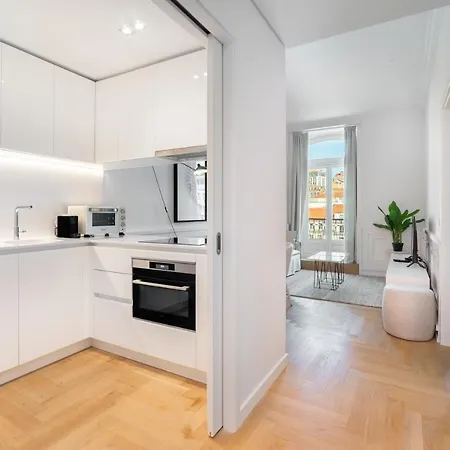 Whome The Boulevard Prime Location With Ac & Elevator Daire *