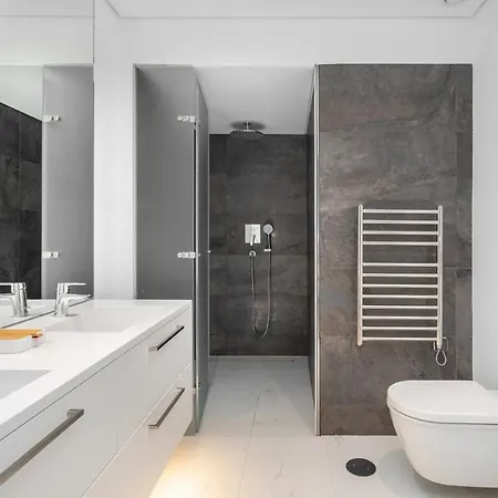 Апартаменты Whome The Boulevard Prime Location With Ac & Elevator Лиссабон