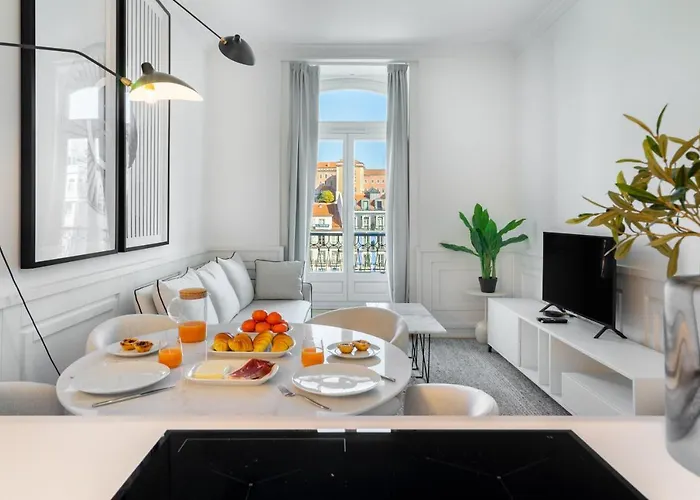 Whome The Boulevard Prime Location With Ac & Elevator Appartement *