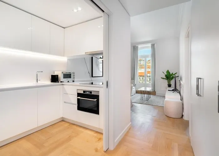 Whome The Boulevard Prime Location With Ac & Elevator Appartement *