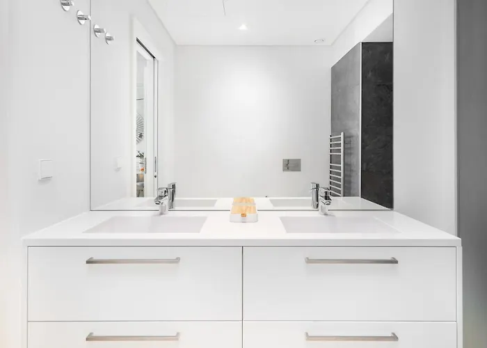 Appartement Whome The Boulevard Prime Location With Ac & Elevator *