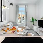 Whome The Boulevard Prime Location With Ac & Elevator Appartement *