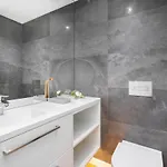 Appartement Whome The Boulevard Prime Location With Ac & Elevator Lissabon